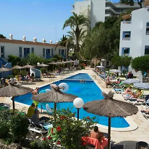 Galdana Gardens , Cala Galdana (Menorca) España